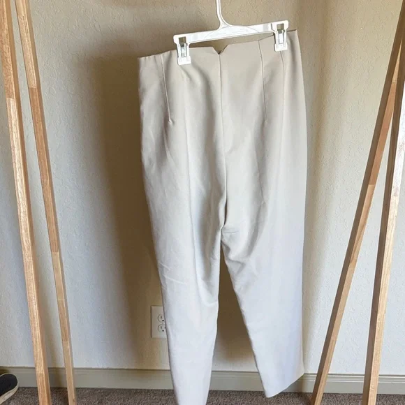 Zara Women's Light Gray Cropped Pants - Picture 2 of 2